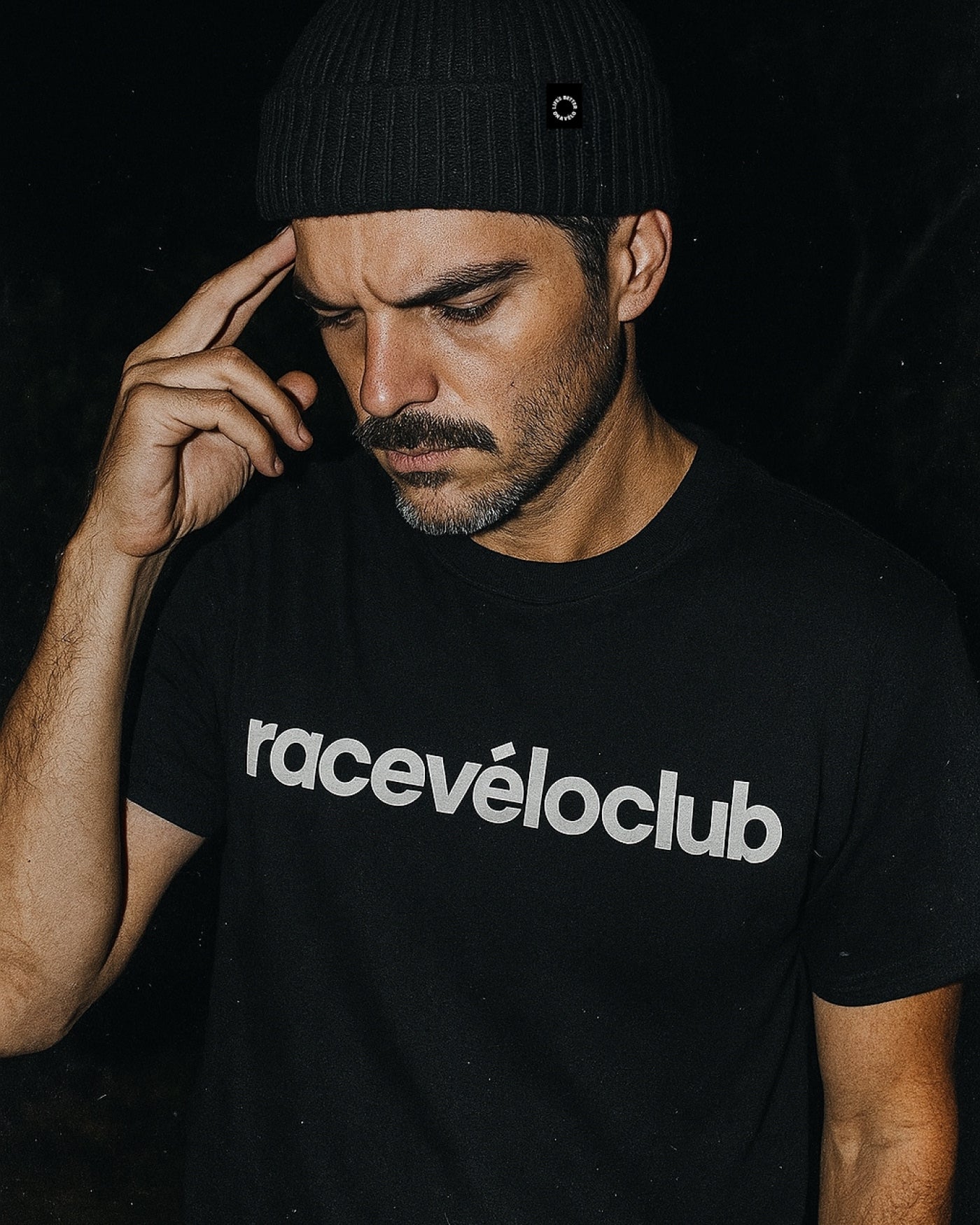 RVC Crew Logo T-Shirt in schwarz