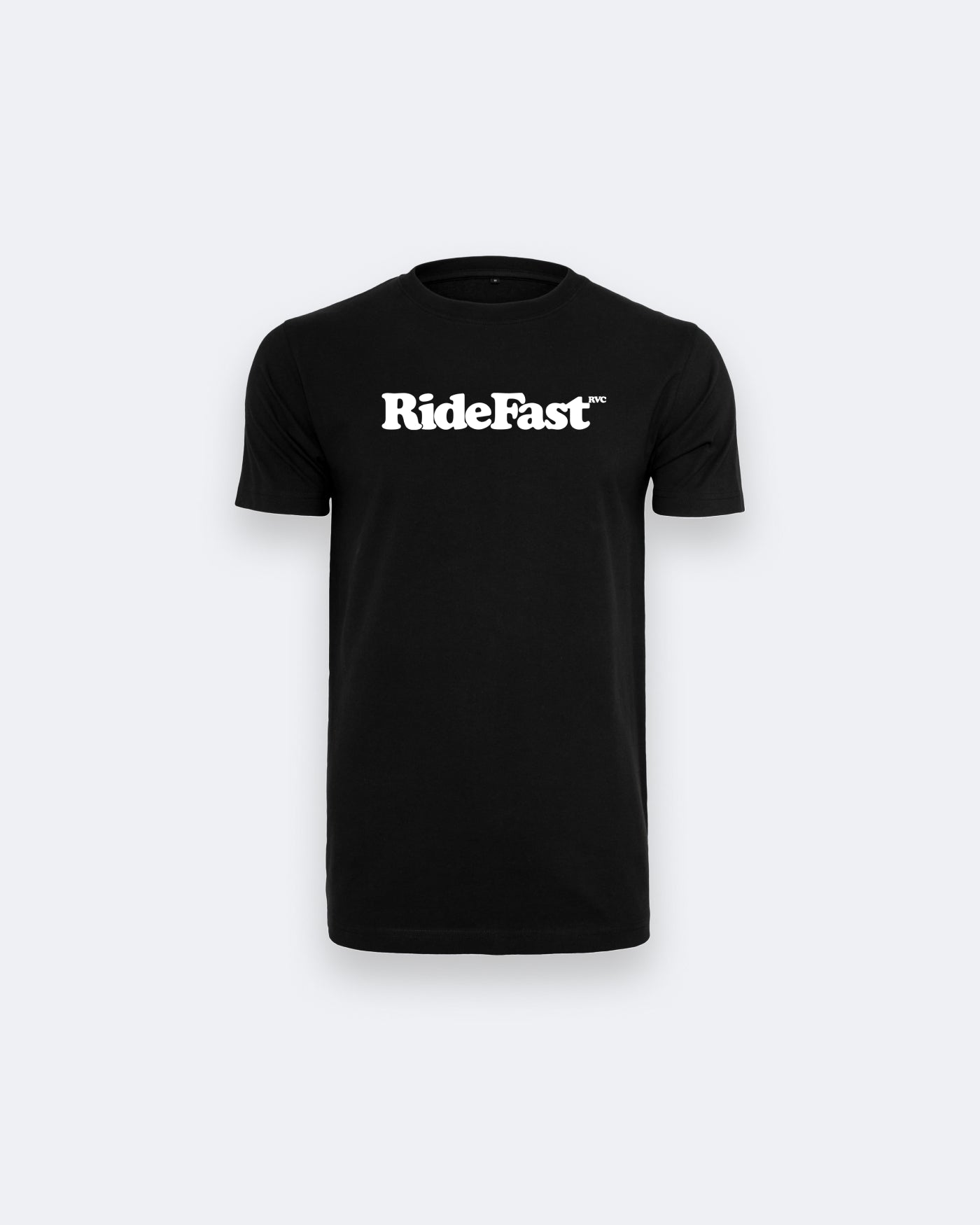 Schwarzes RVC »RideFast™« T-Shirt (100 % Baumwolle, 200 g/m²), lang geschnitten, weißer Frontprint; gewebtes RVC-Label unten, Innenslogan »Life is Better on a Velo«